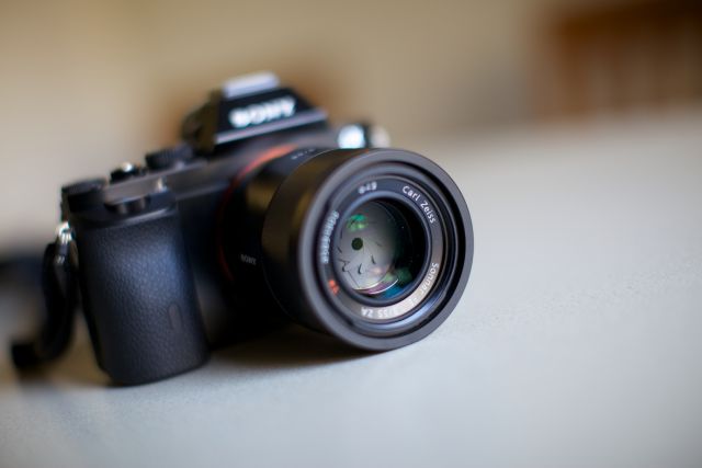 Rent2Cash: 5 Reasons Renting A Camera Is Better Than Buying One