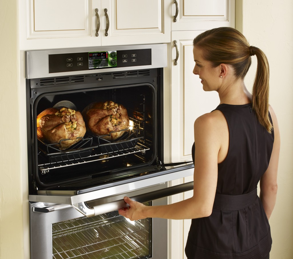 Prepare Interesting and New Food Items At Your Home With An Oven