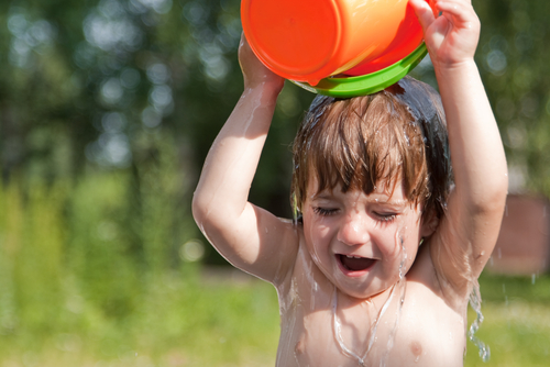 child-staying-cool-in-summer