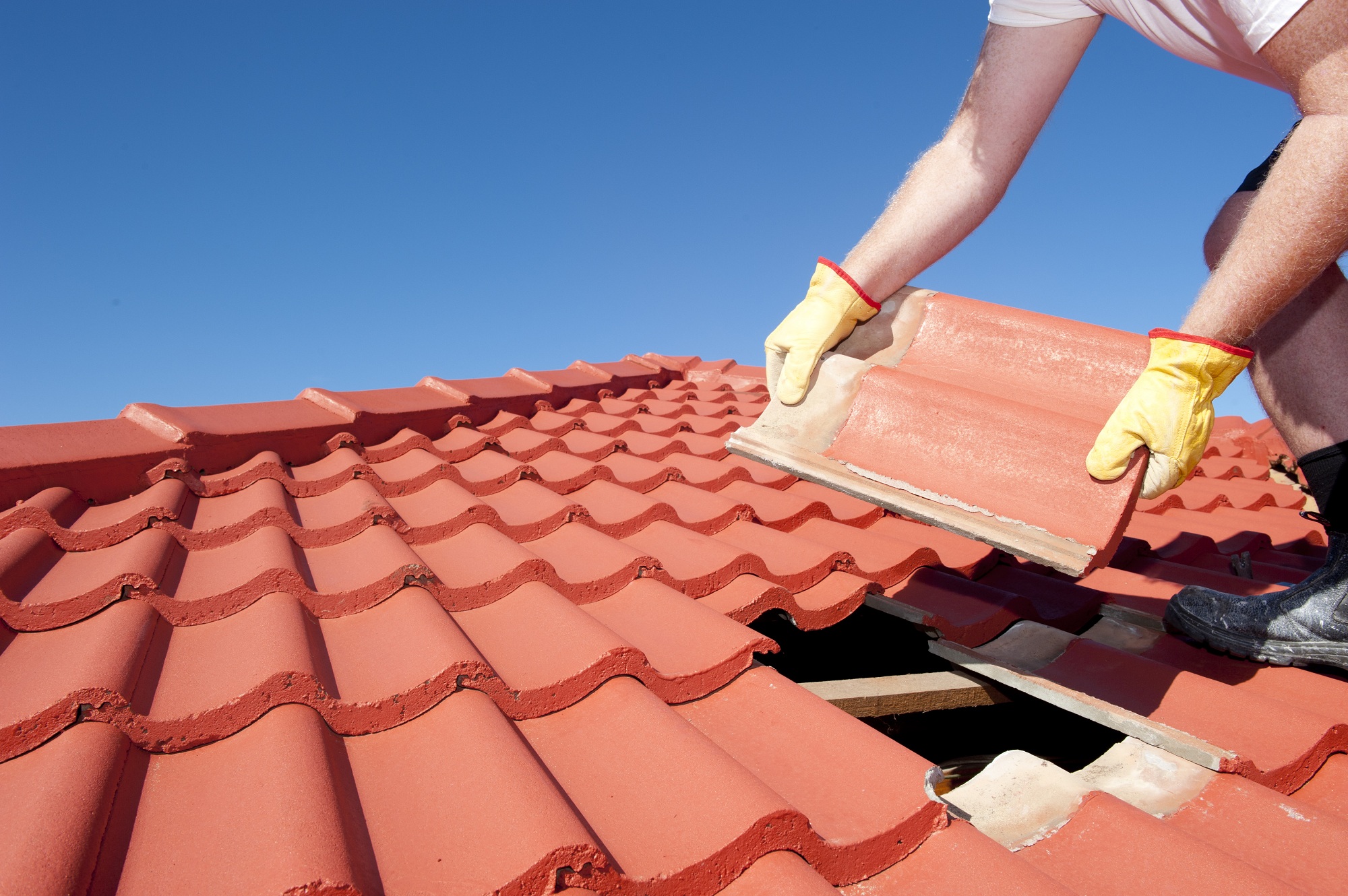Should I Restore My Roof Before I Sell My Home
