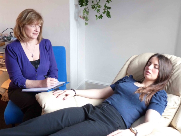 The Difference Between Hypnosis And Hypnotherapy