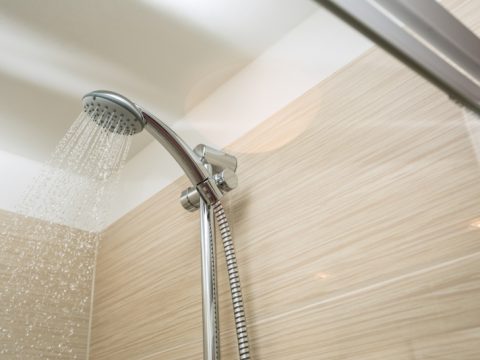 What's Better For Your Plumbing? Showers Or Baths?